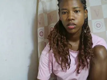 Sexy-Sarah  live sex cam