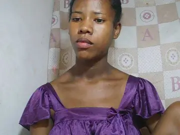 Sexy-Sarah  live sex cam