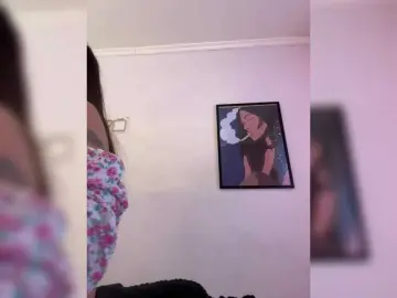 Shawty420  live sex cam