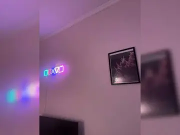 Shawty420  live sex cam