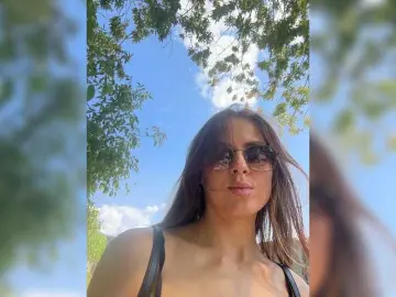 Shawty420  live sex cam