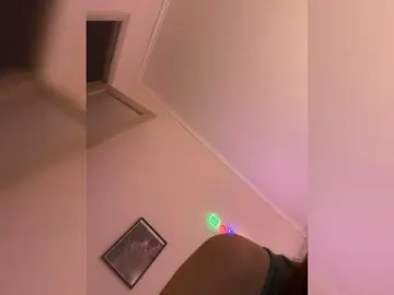 Shawty420  live sex cam