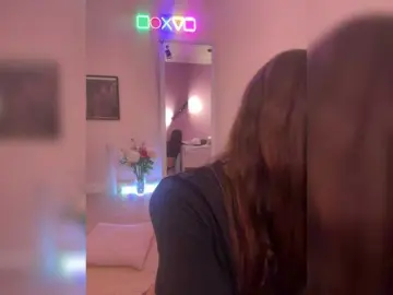 Shawty420  live sex cam