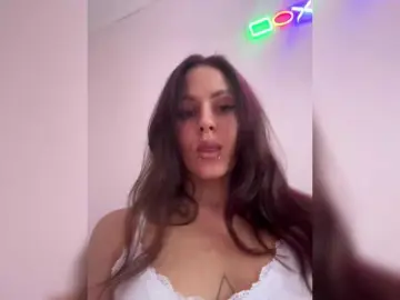 Shawty420  live sex cam