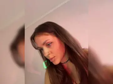 Shawty420  live sex cam