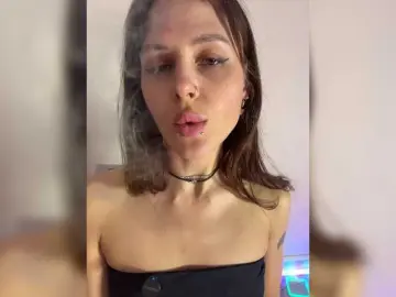 Shawty420  live sex cam