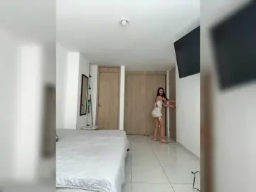 Alliss-1  live sex cam