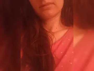 Erine9900  live sex cam