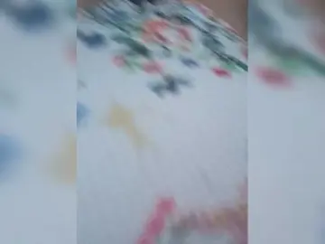 Erine9900  live sex cam