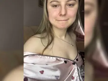 FuckedHoles  live sex cam