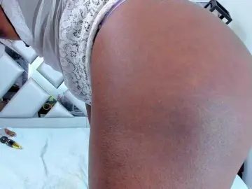 Lorenn-Hill1  live sex cam