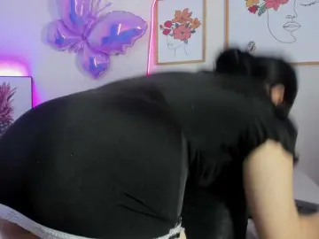 MIA-MORALEZ  live sex cam