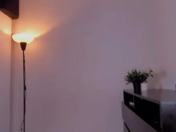 MIA-MORALEZ  live sex cam