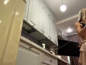 NicolleReisman  live sex cam