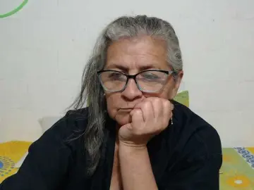 Candy-mature  live sex cam