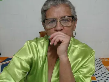 Candy-mature  live sex cam