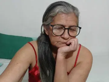 Candy-mature  live sex cam