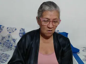 Candy-mature  live sex cam