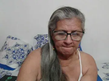 Candy-mature  live sex cam