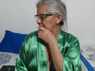Candy-mature  live sex cam