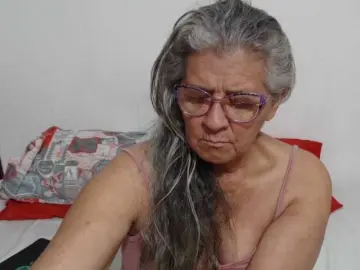 Candy-mature  live sex cam