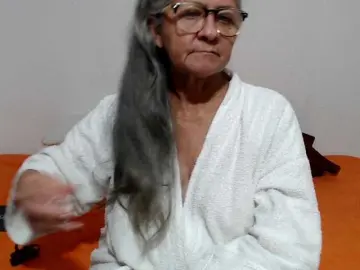 Candy-mature  live sex cam