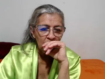 Candy-mature  live sex cam