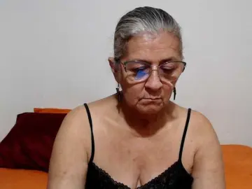 Candy-mature  live sex cam