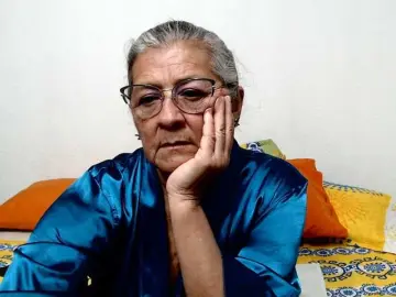 Candy-mature  live sex cam