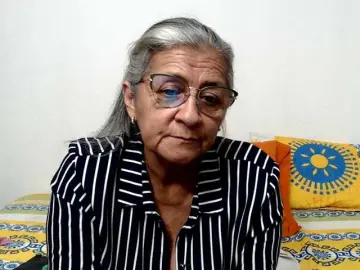 Candy-mature  live sex cam