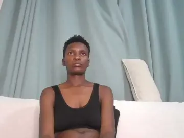 Sexxyie  live sex cam