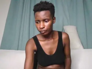 Sexxyie  live sex cam
