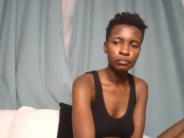 Sexxyie  live sex cam