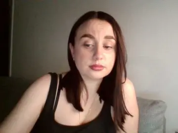 BellaChery10  live sex cam