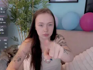 DragonFlya  live sex cam