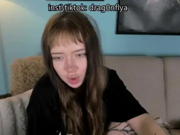 DragonFlya  live sex cam