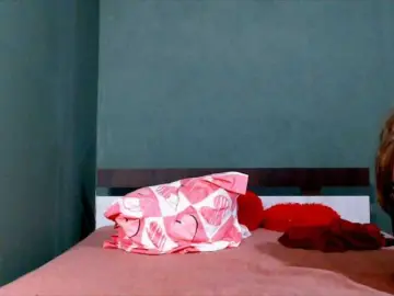 LeslieHudson  live sex cam