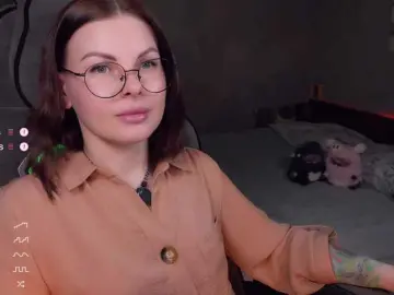 LiluDallass  live sex cam
