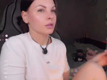 LiluDallass  live sex cam