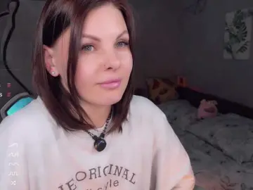 LiluDallass  live sex cam