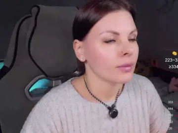 LiluDallass  live sex cam