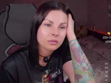 LiluDallass  live sex cam
