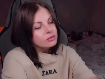 LiluDallass  live sex cam