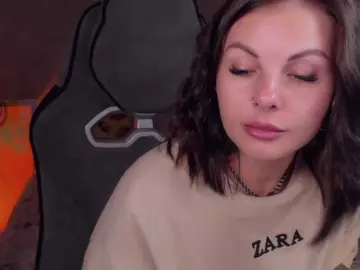 LiluDallass  live sex cam