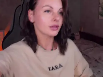 LiluDallass  live sex cam