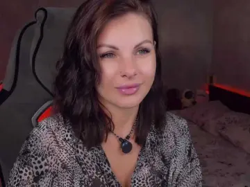 LiluDallass  live sex cam