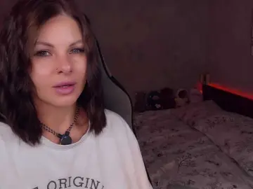 LiluDallass  live sex cam