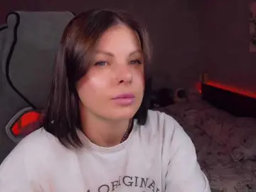 LiluDallass  live sex cam