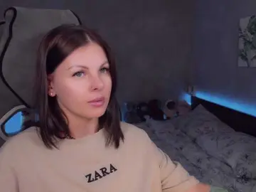 LiluDallass  live sex cam