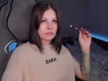 LiluDallass  live sex cam